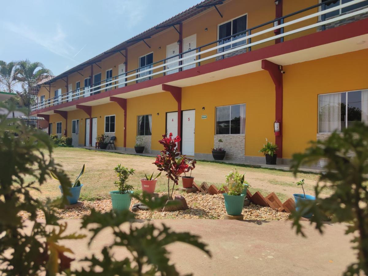 Hospedaje Barrancas Hotel Cosoleacaque Buitenkant foto